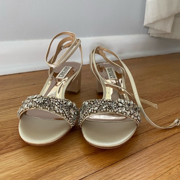 Badgley Mischka Jada Embellished Low Block Heel Ivory Satin Bridal Size 6.5 - Picture 5 of 7